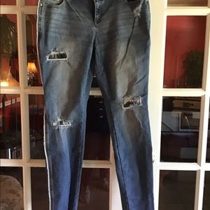 Ladies skinny leg curvy fit